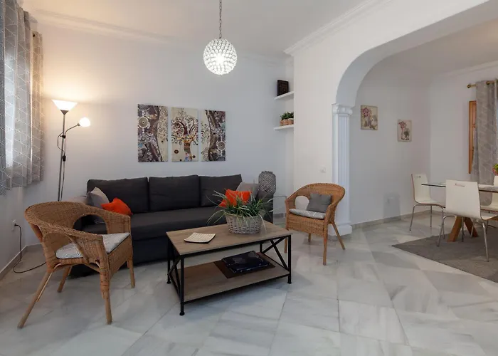 Wonderful 3 Bedroom Flat In The Heart Of Triana