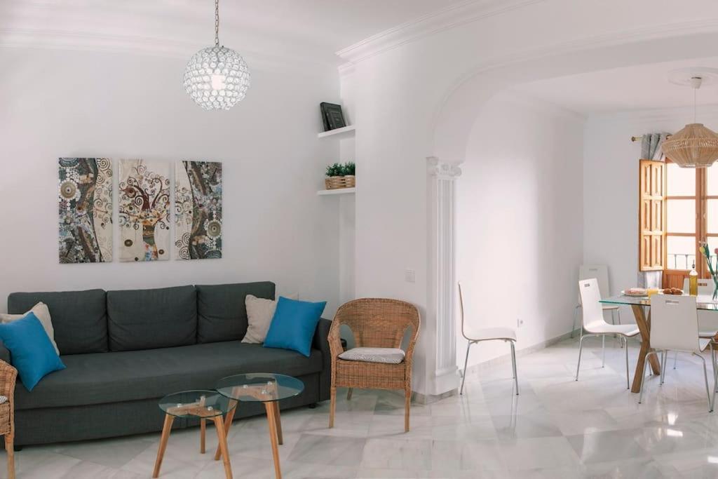 Wonderful 3 Bedroom Flat In The Heart Of Triana