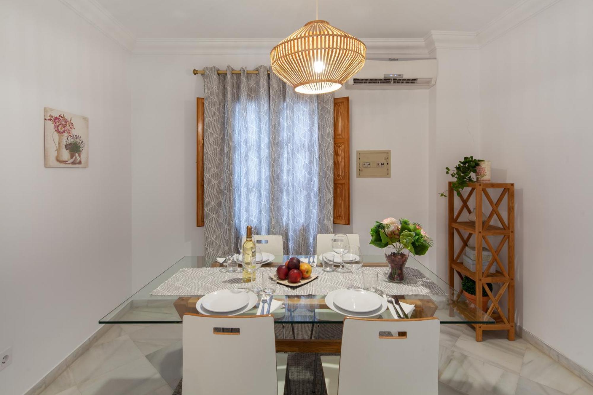 Wonderful 3 Bedroom Flat In The Heart Of Triana * Sevilla