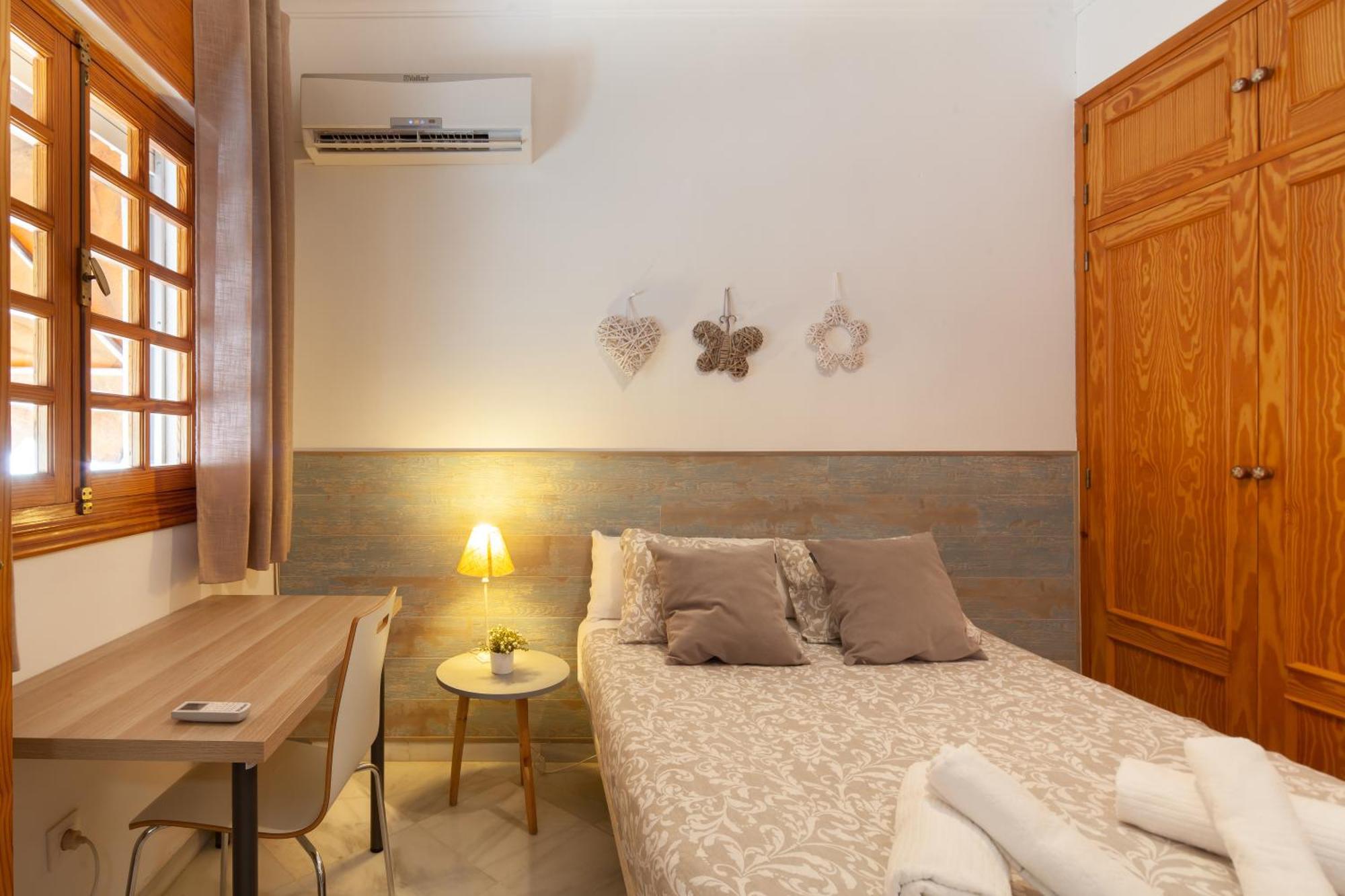 Wonderful 3 Bedroom Flat In The Heart Of Triana Appartement *