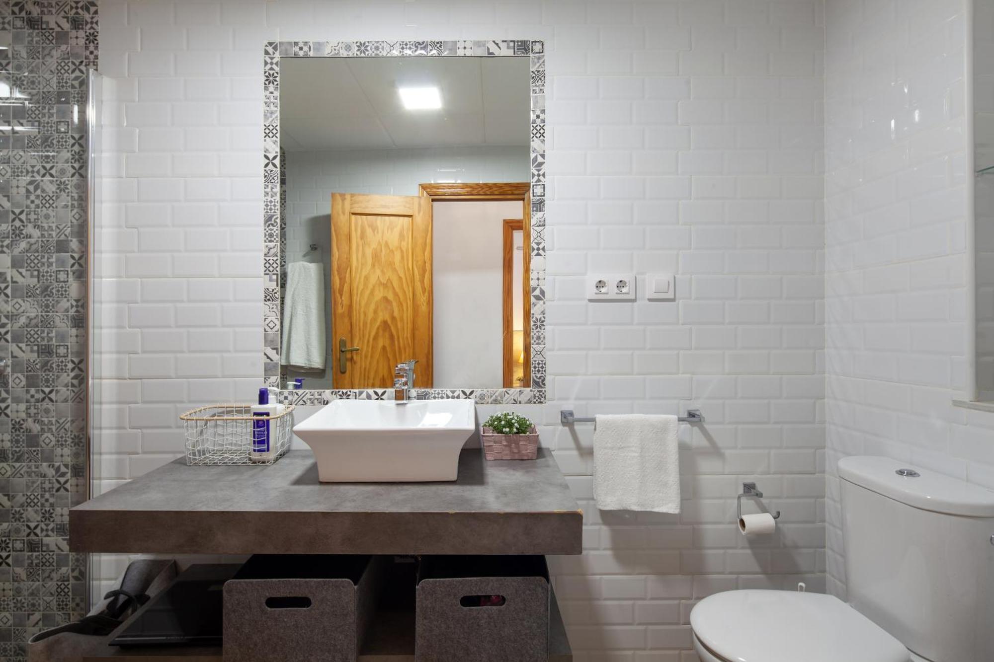 Wonderful 3 Bedroom Flat In The Heart Of Triana * Sevilla