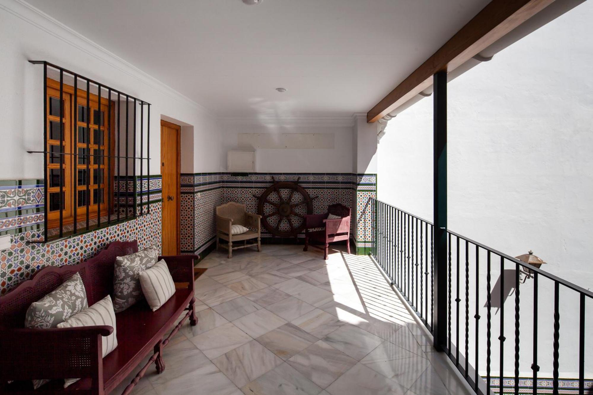 Apartment Wonderful 3 Bedroom Flat In The Heart Of Triana Seville