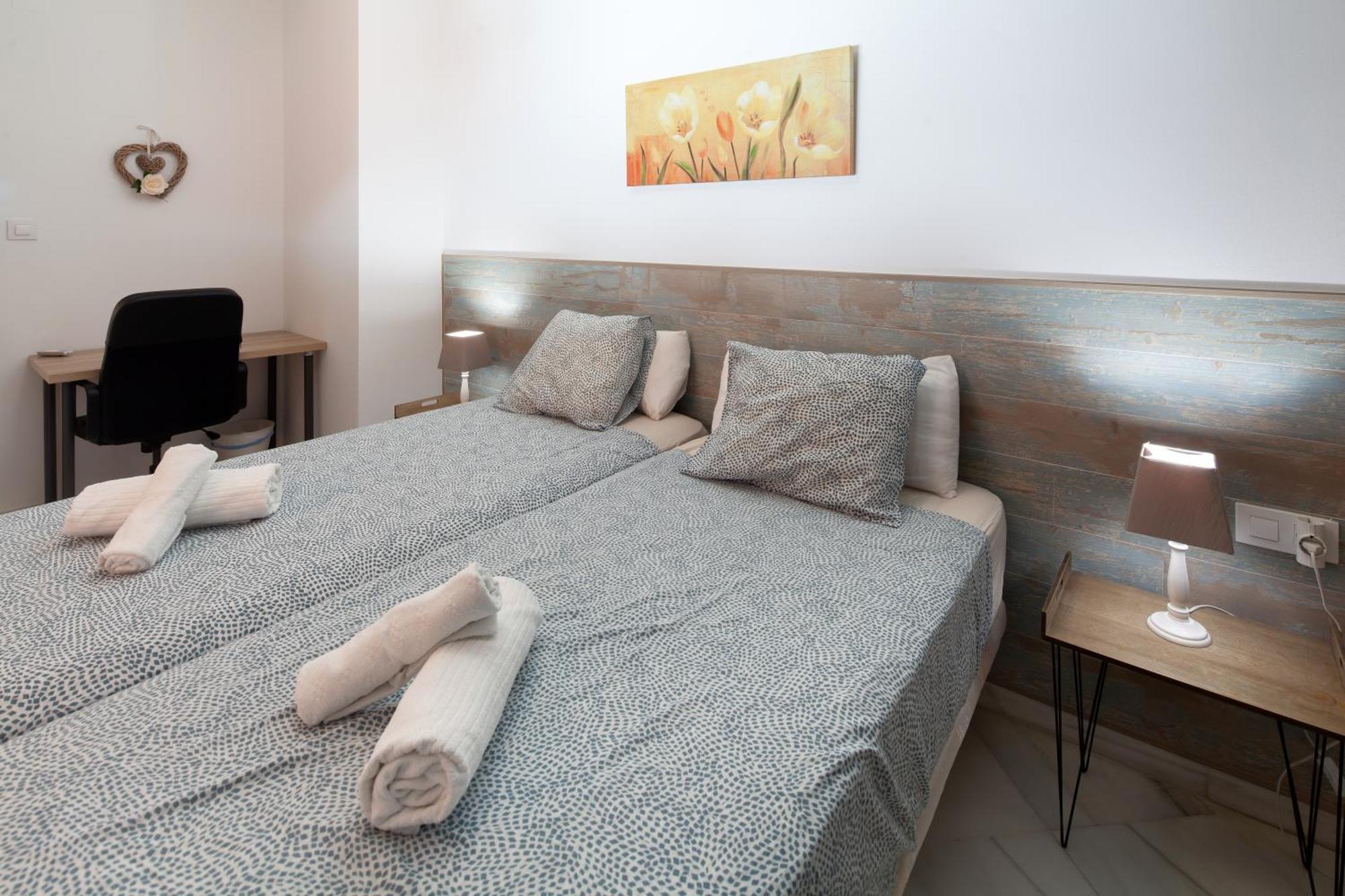 Wonderful 3 Bedroom Flat In The Heart Of Triana *